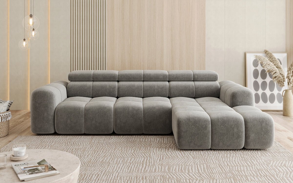 Designersofa Mia L met elektrische zitverlenging in Chenille