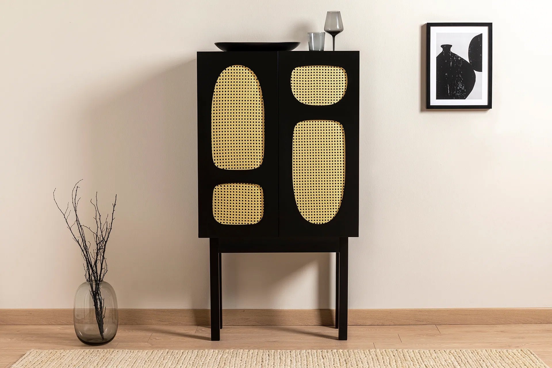 Designerkast Jorvella - van zwart gecoat hout