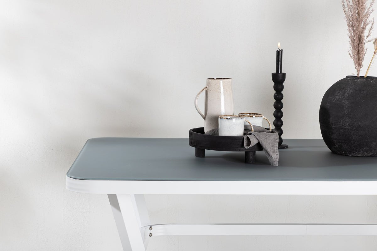 Tuin tafel Amaré - een combinatie van mat glasplaat en aluminium frame