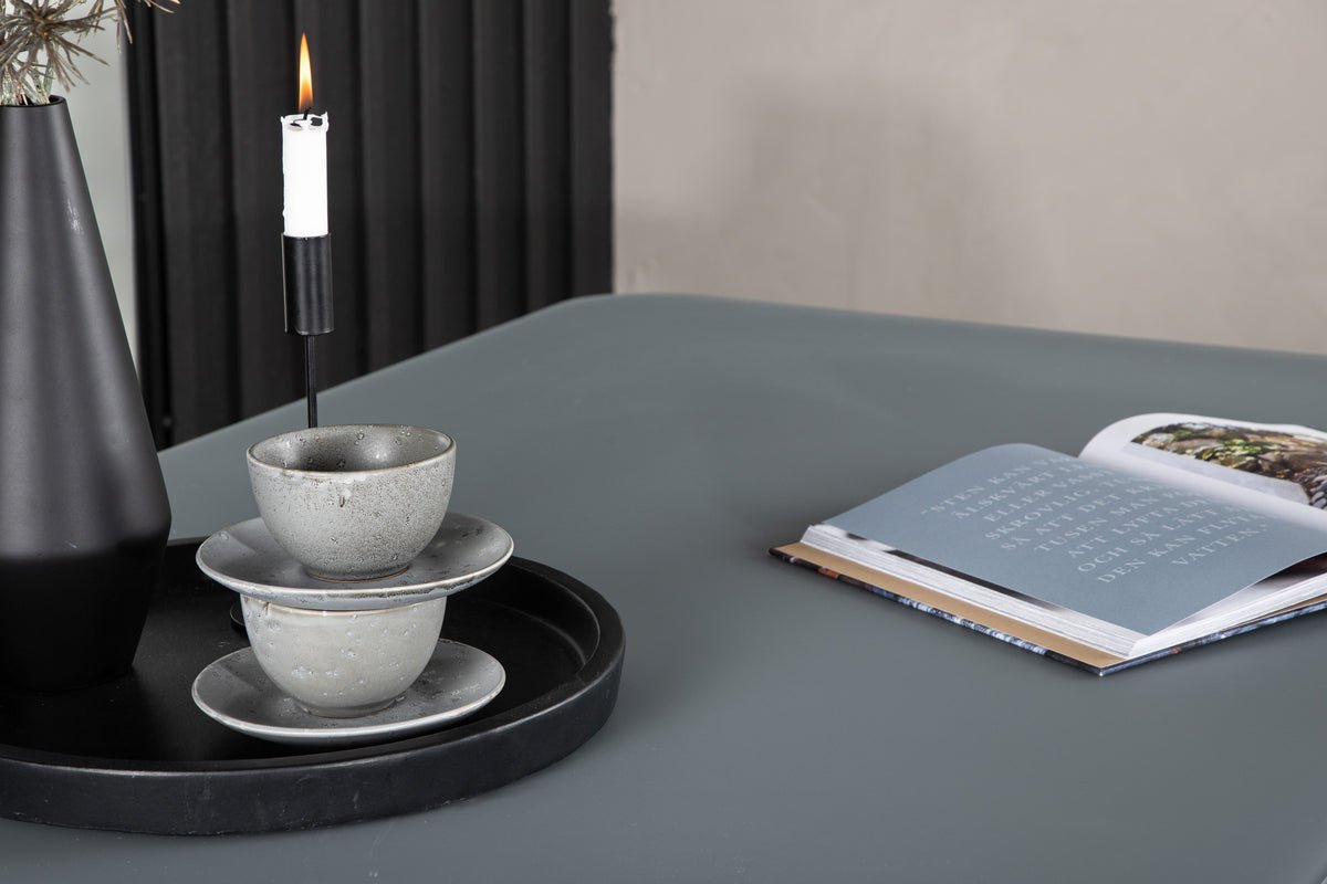 Tuin tafel Amaré - een combinatie van mat glasplaat en aluminium frame