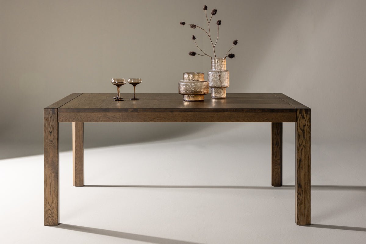 Eettafel Wainui - gemaakt van robuust eikenhout