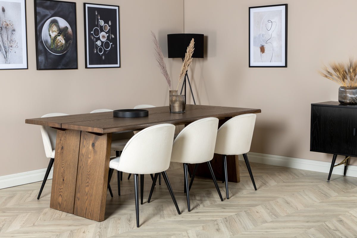 Eettafel Kaiora - combineert robuustheid met een elegante uitstraling