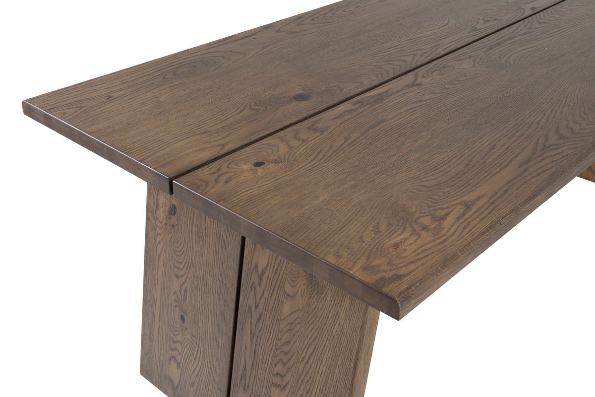 Eettafel Kaiora - combineert robuustheid met een elegante uitstraling