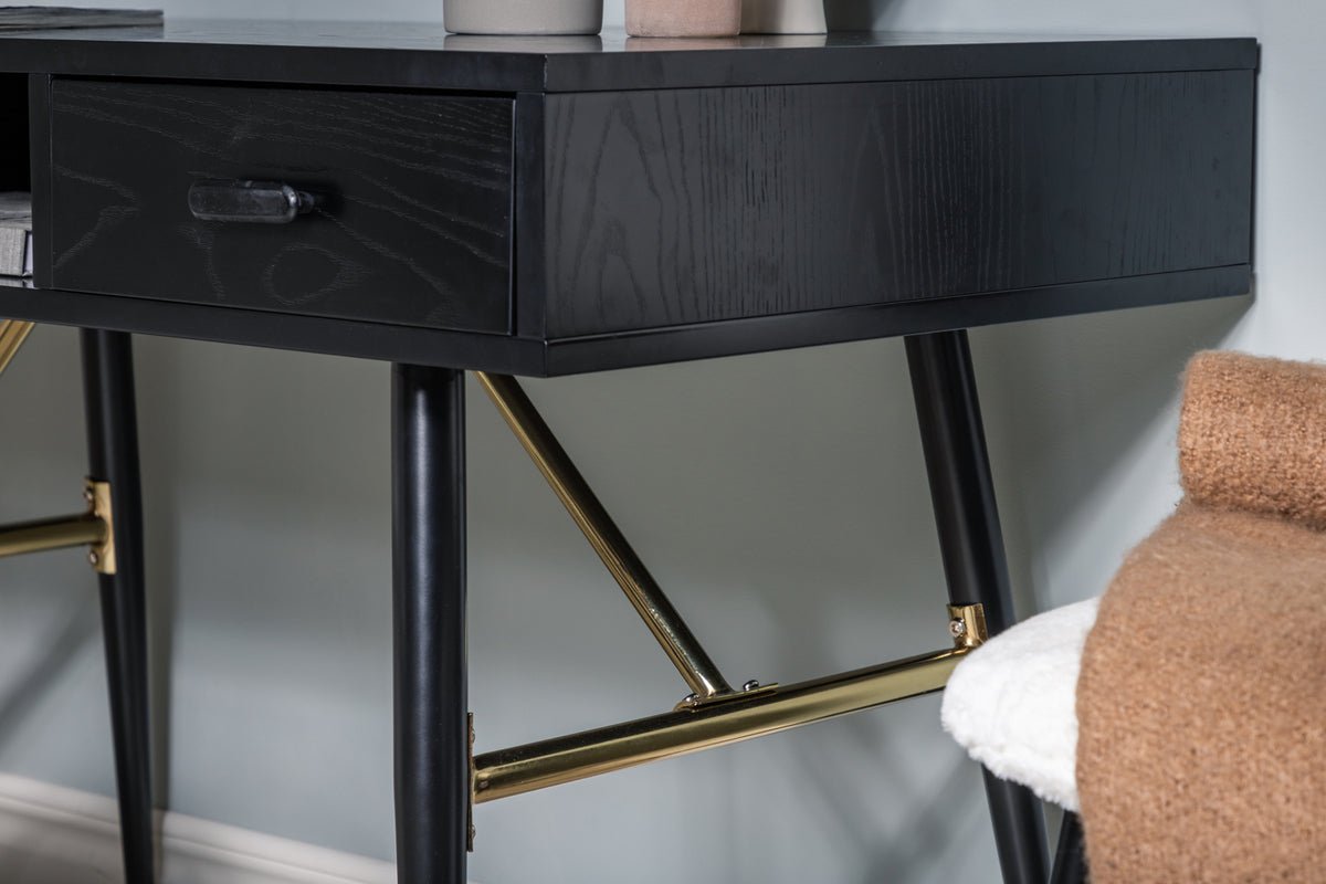 Bureau Aluri - met zwart fineer en messingdetails