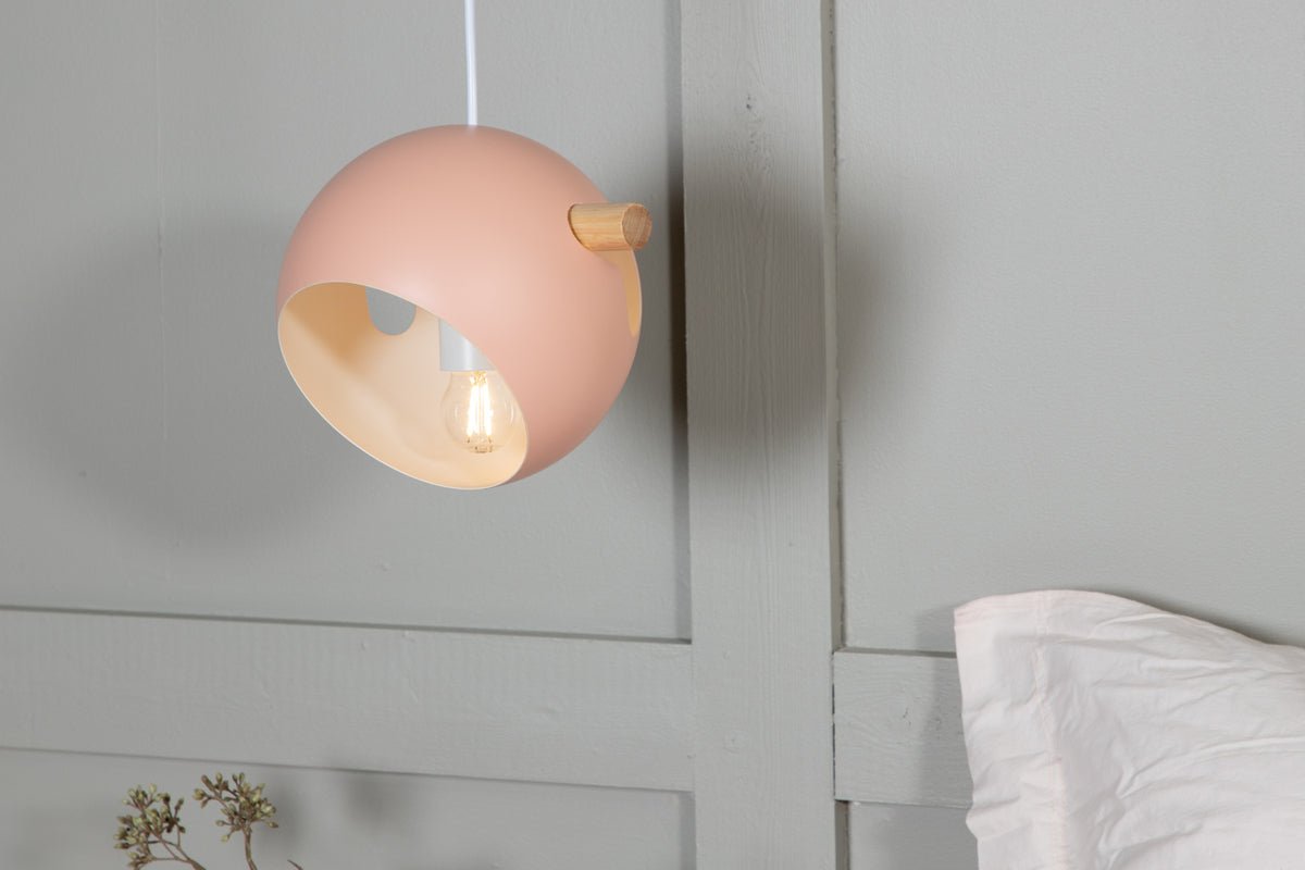 Hanglamp „Serengeti" – Trendy oudroze met walnootdetails