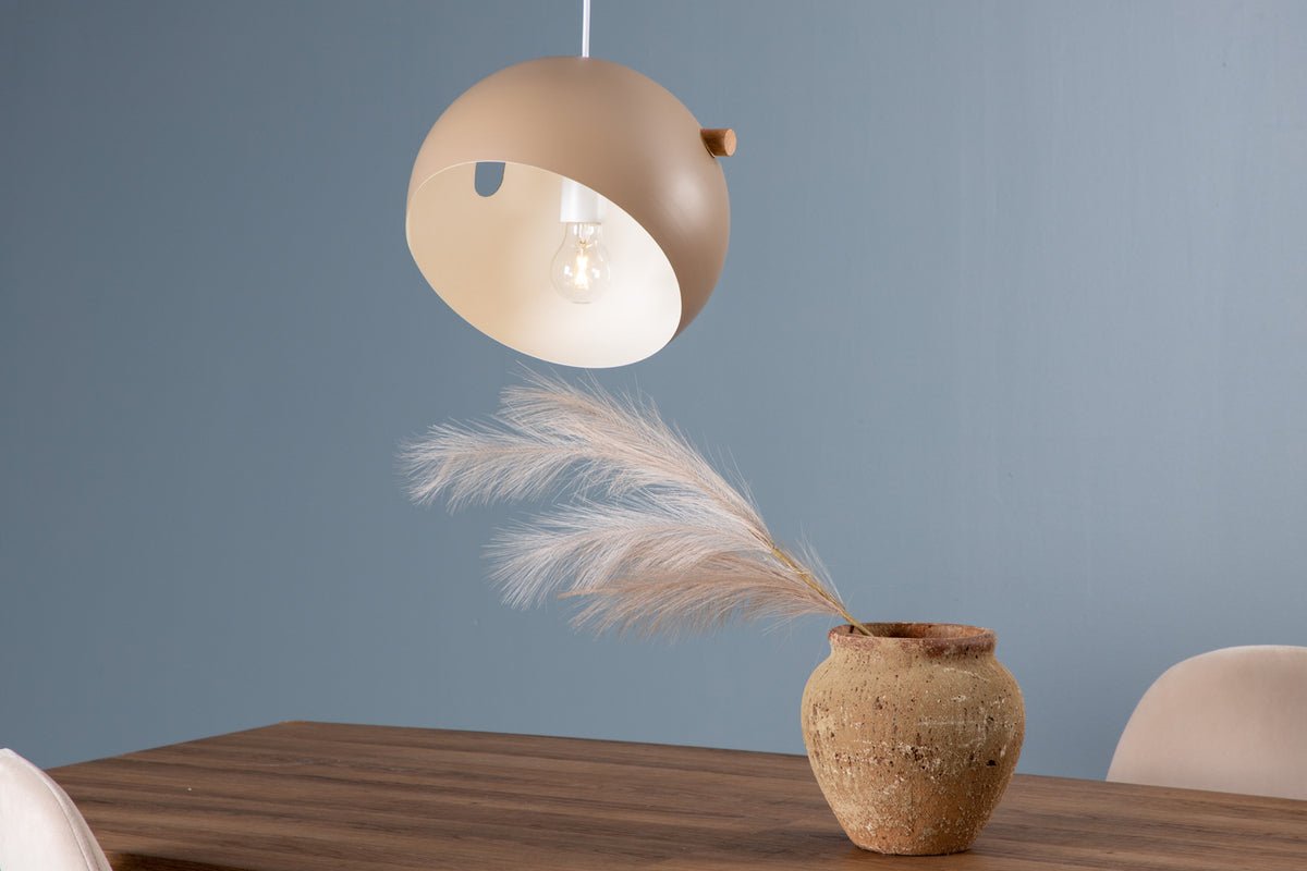 Hanglamp „Serengeti" – Warme beige tint met walnootdetails