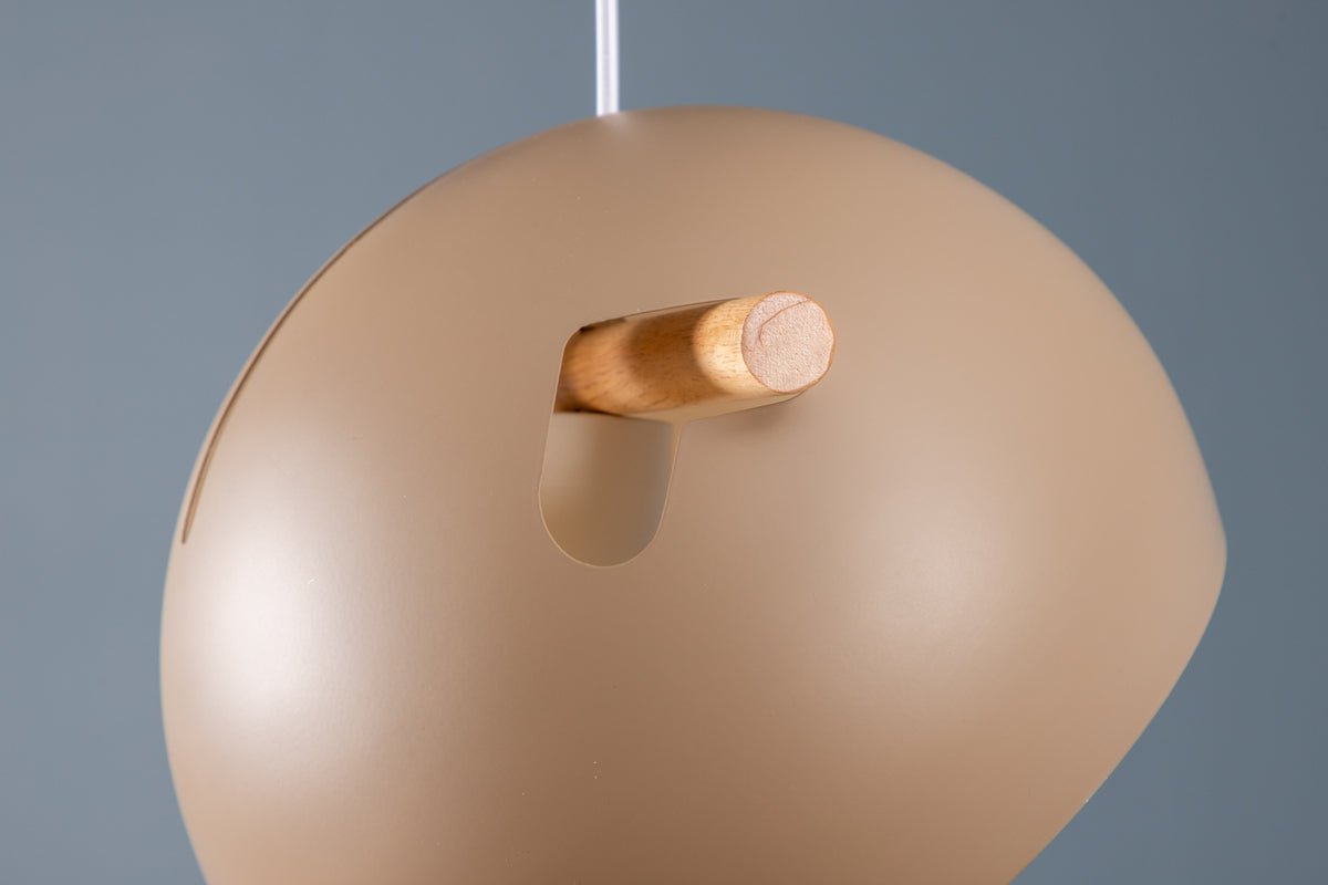 Hanglamp „Serengeti" – Warme beige tint met walnootdetails