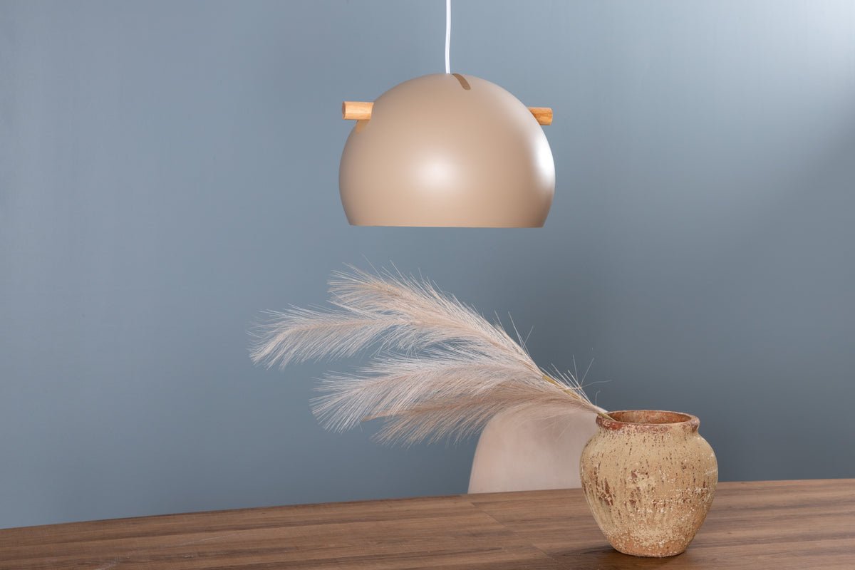 Hanglamp „Serengeti" – Warme beige tint met walnootdetails