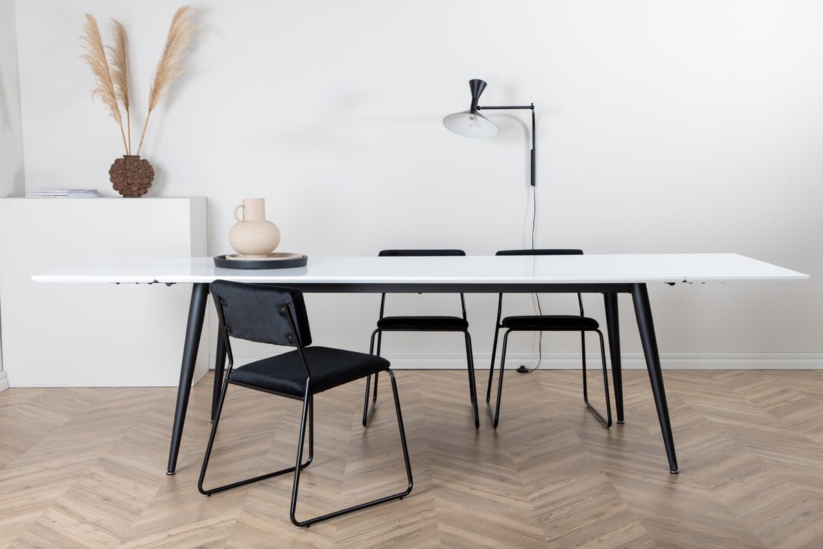 Eettafel Nepal - rechthoekige eettafel met stalen poten en wit tafelblad