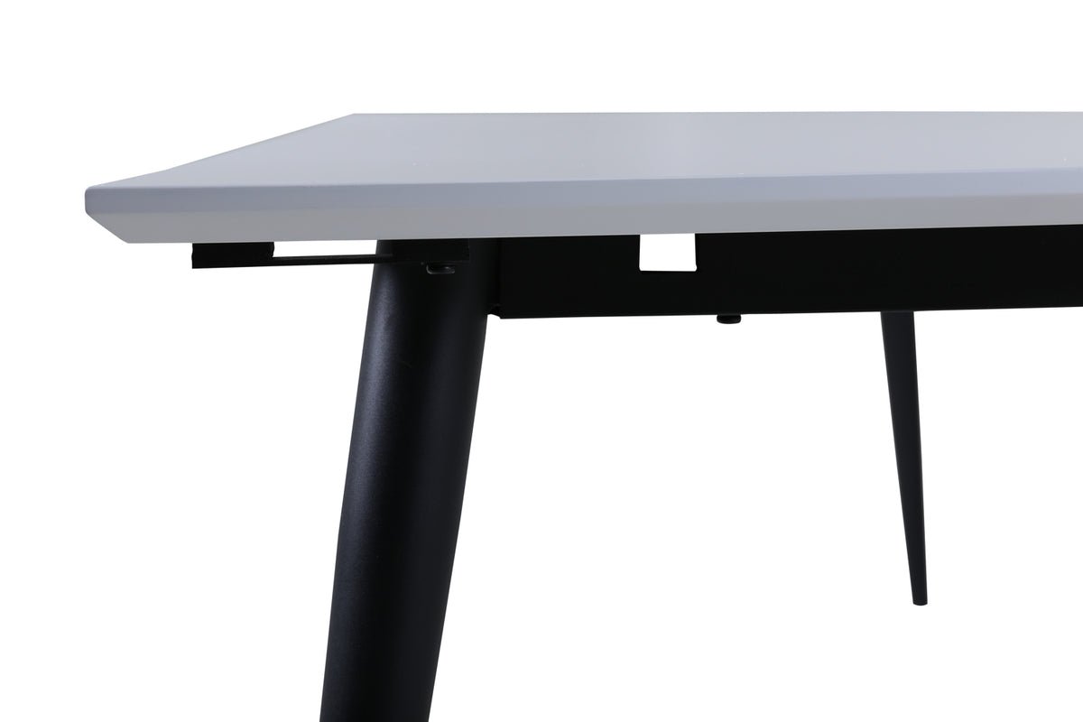 Eettafel Nepal - rechthoekige eettafel met stalen poten en wit tafelblad