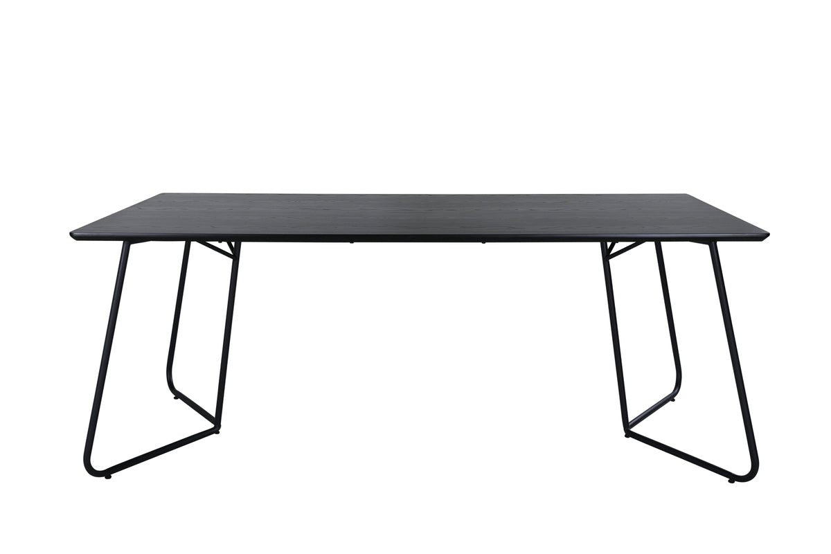 Eettafel Tanoa - een Scandinavisch geïnspireerd ontwerp met licht uitstaande poten