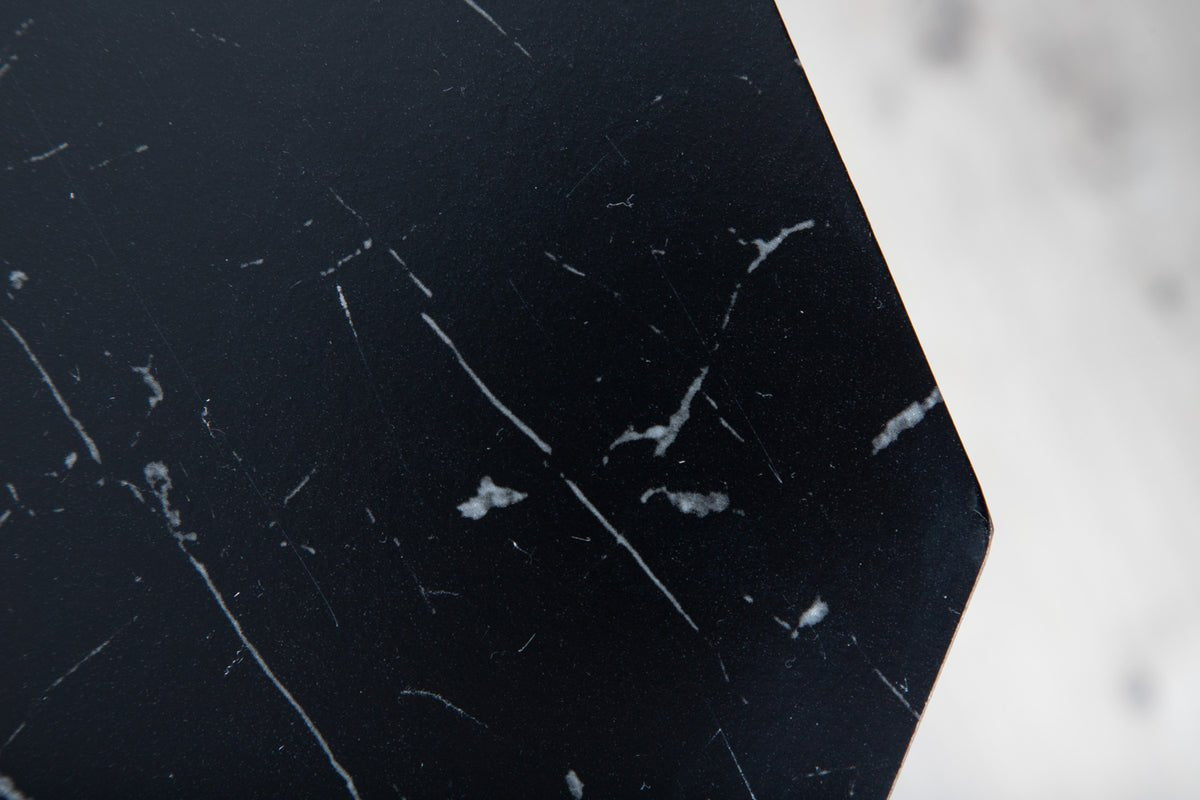 Eettafel Orani - rust op een robuust frame, dat stabiliteit en design combineert