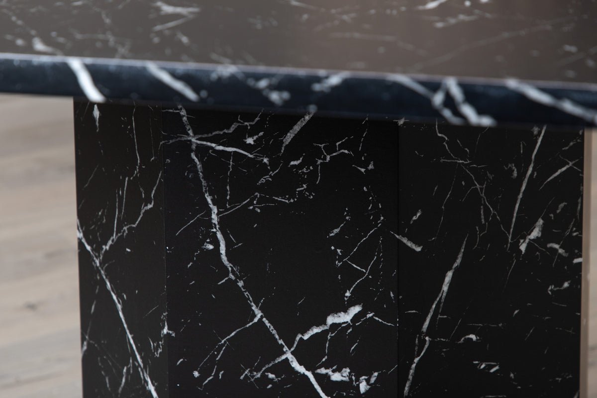 Eettafel Orani - rust op een robuust frame, dat stabiliteit en design combineert