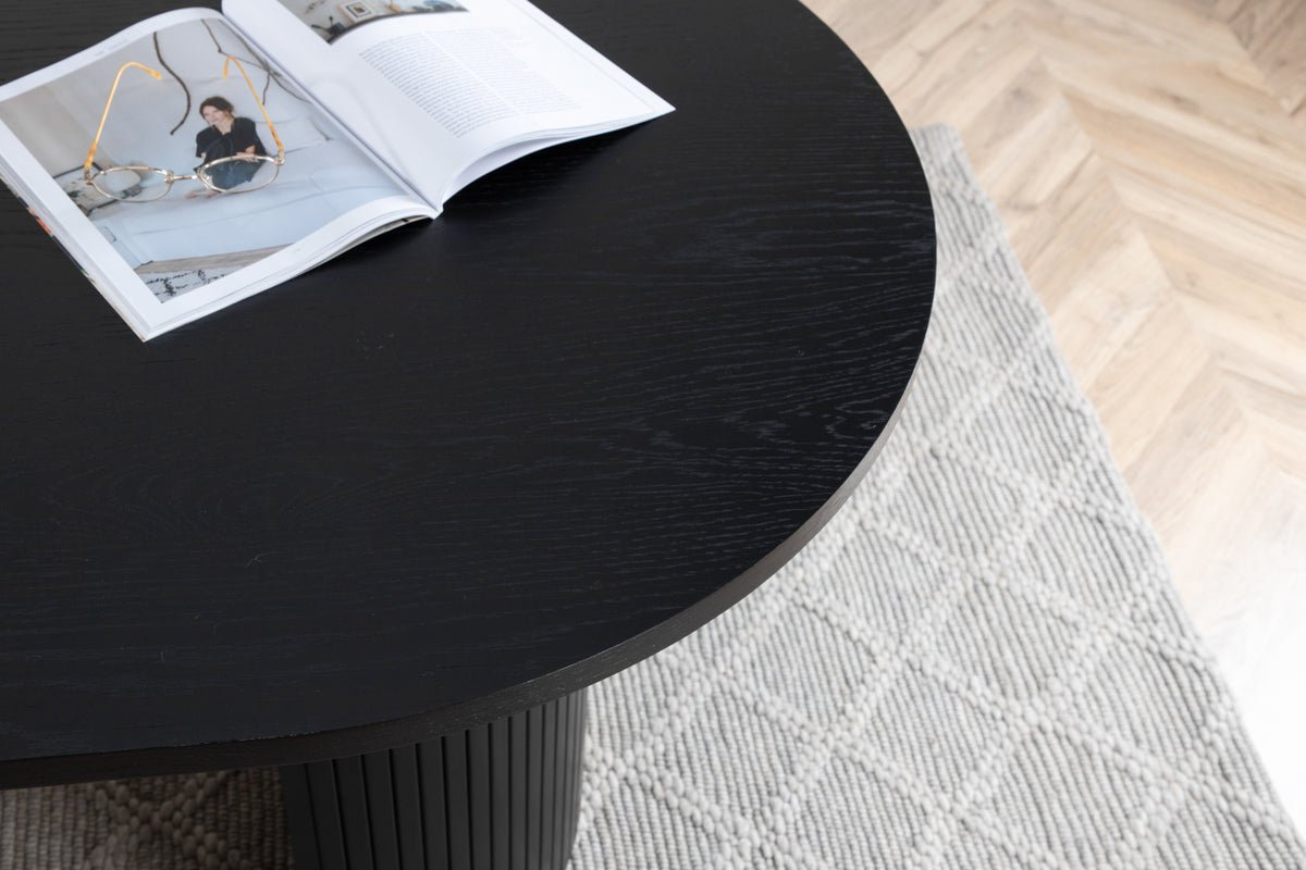 Eettafel Moani - met robuust frame in geribbeld ontwerp