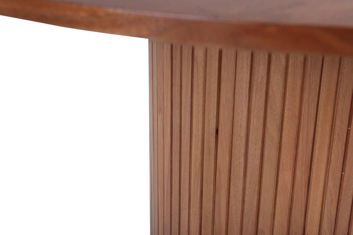 Eettafel Nuvani - met robuust frame in geribbeld ontwerp