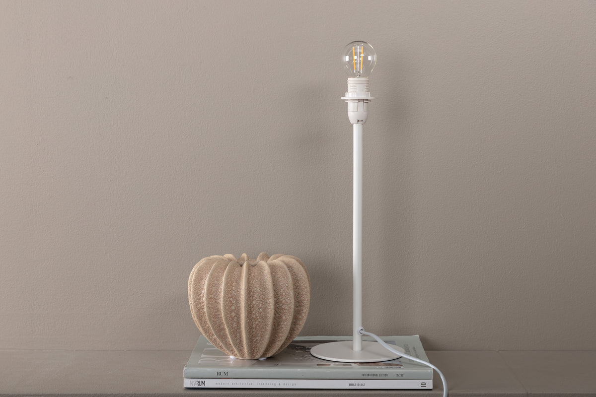 Tafellamp „Desire“ – Eenvoudig ontwerp met stijlvolle lichtbron