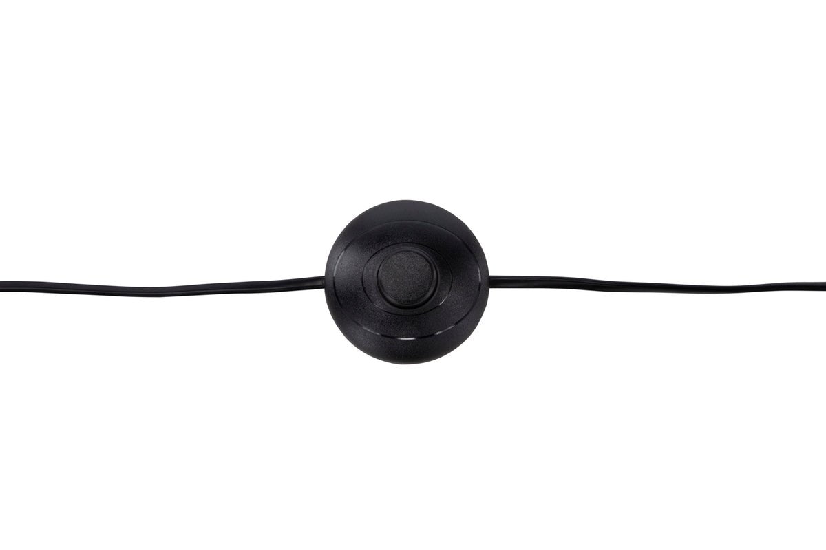 Staande lamp „Diana“ – Zwart frame met rieten lampenkap