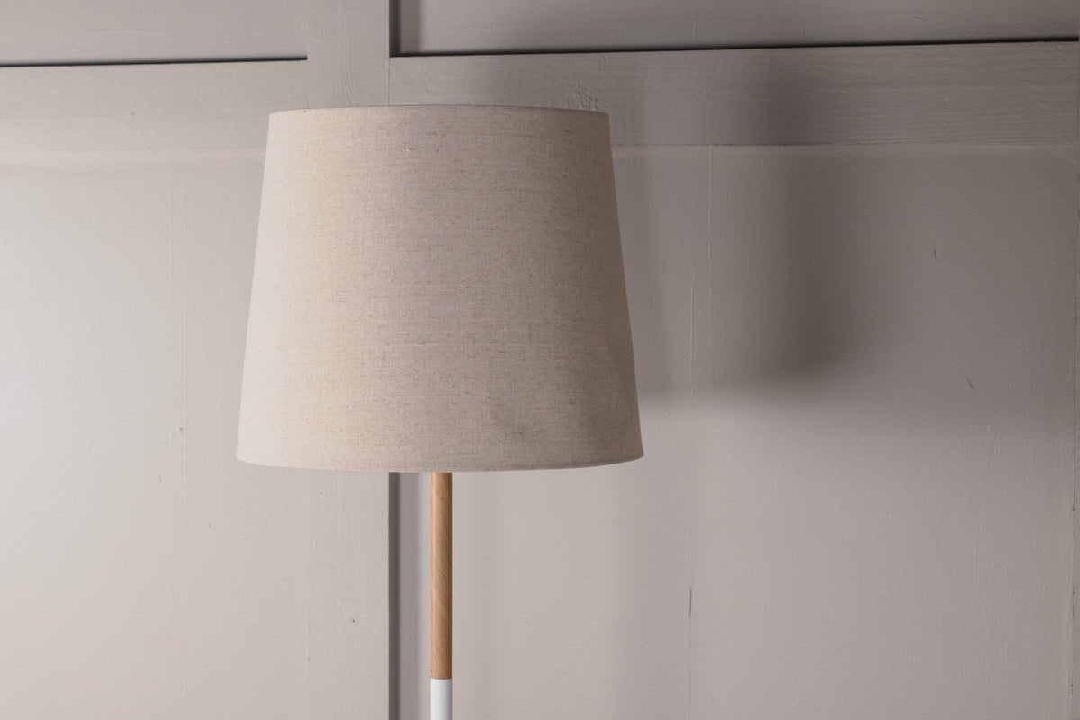Staande lamp „Lienz“ – Zacht Beige met reliëfoppervlak