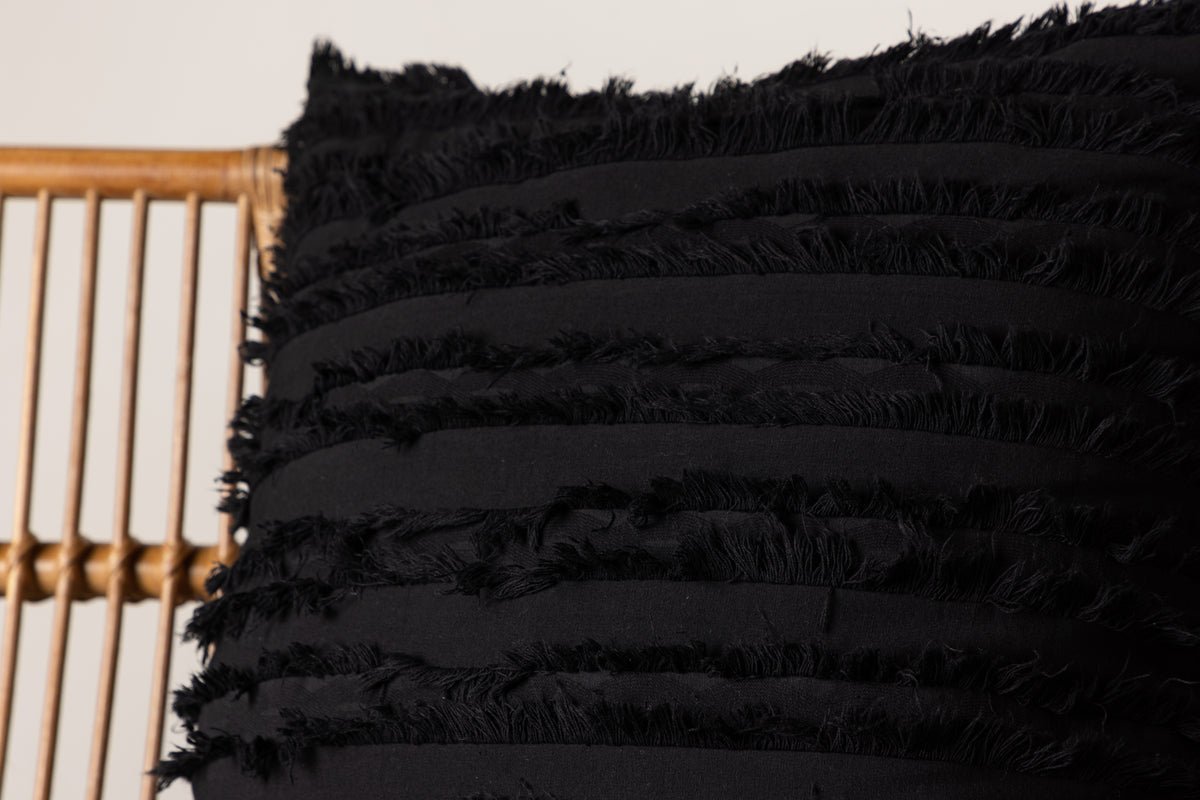 Kussenhoes Erika - 45x45 cm in Zwart van 100% katoen