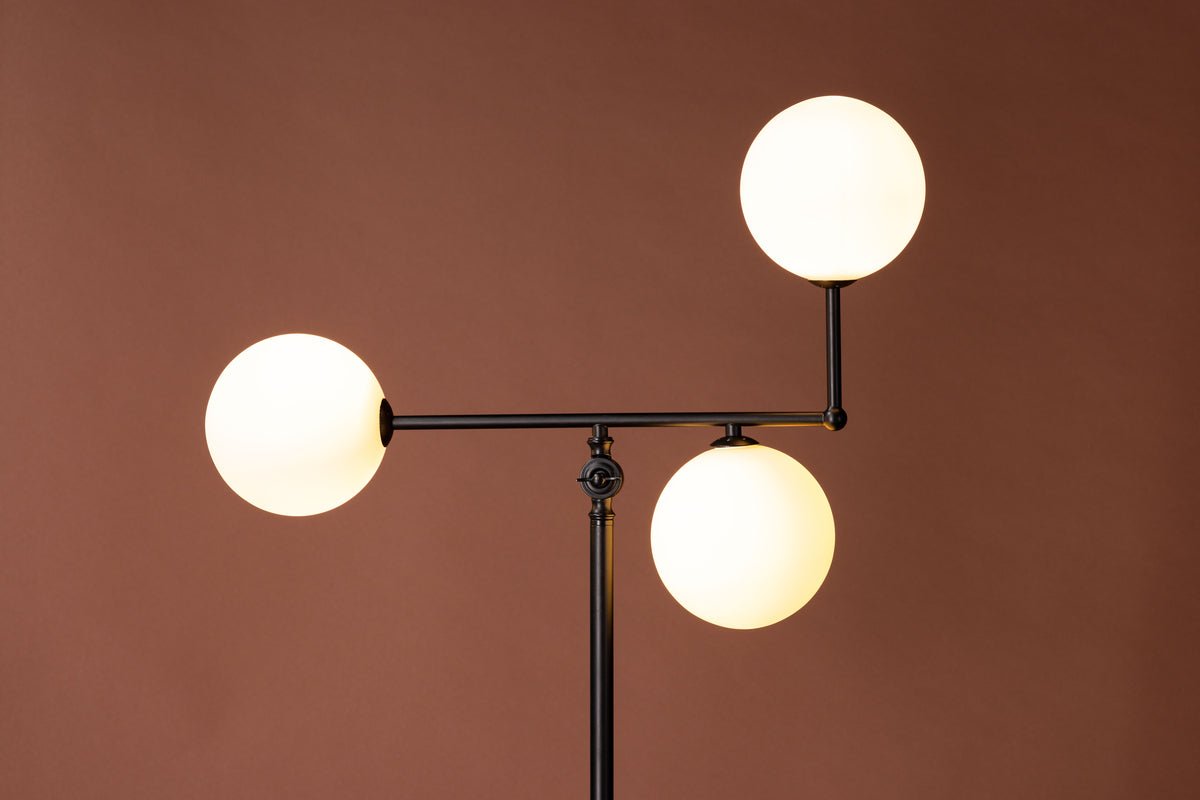 Staande lamp „Novera“ – Drievlammige designerlamp in Zwart (Hoogte 160 cm)