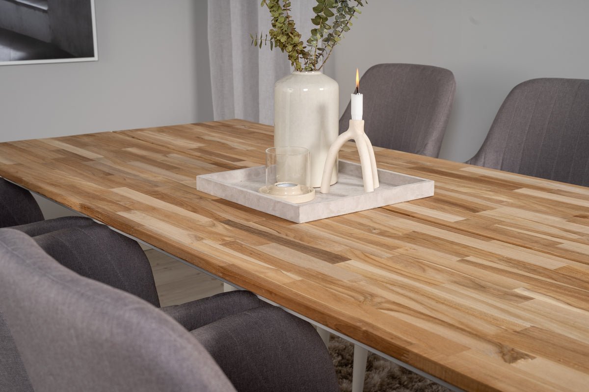 Eettafel Suna - een combinatie van Scandinavische invloeden en heldere, luchtige vormen