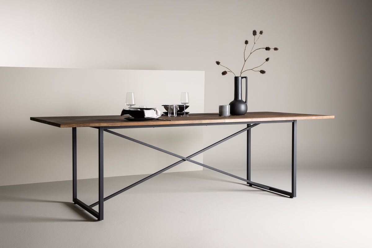 Eettafel Waiora - met rustiek teakhouten blad voor een warme sfeer