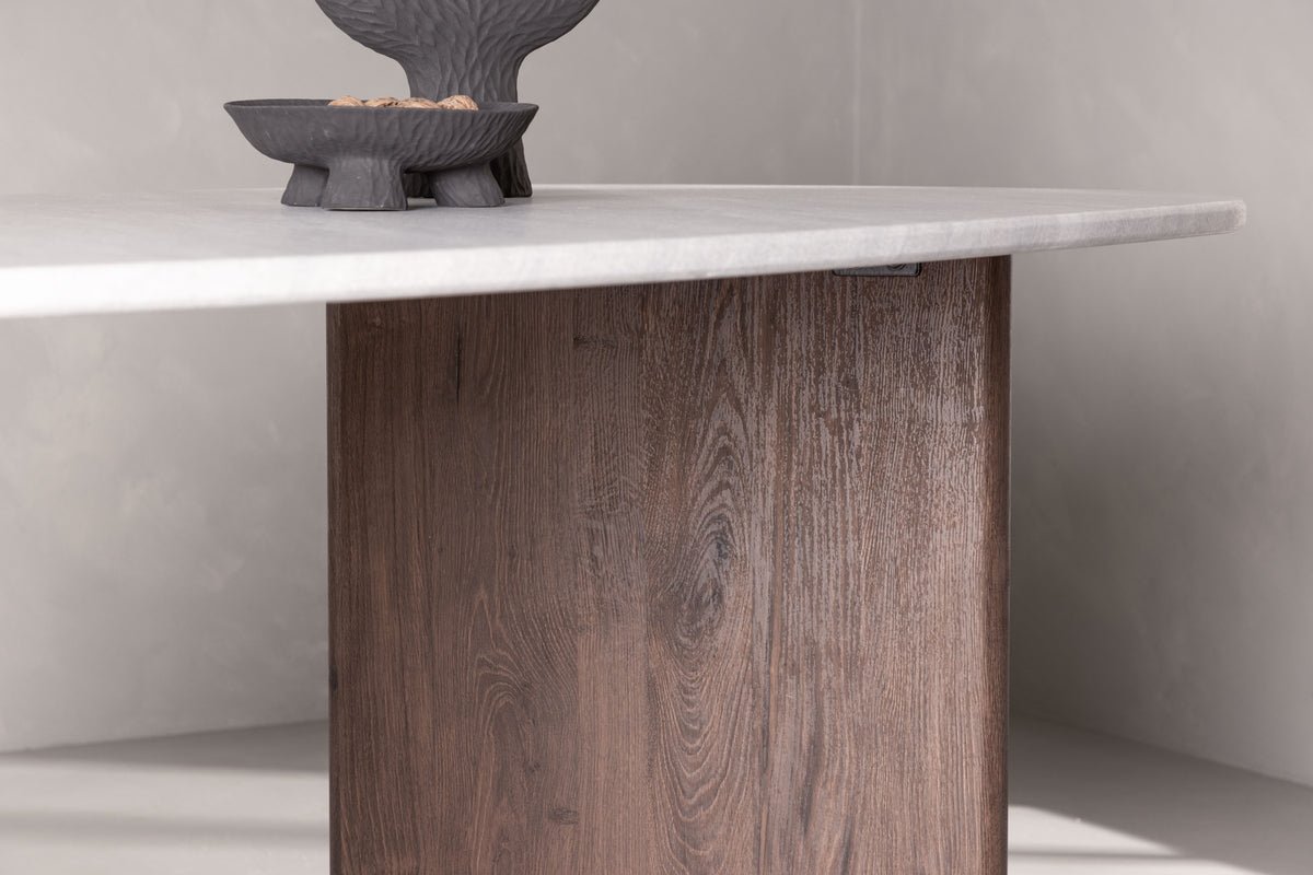 Eettafel Opal - met zijn ovale vorm een echte blikvanger