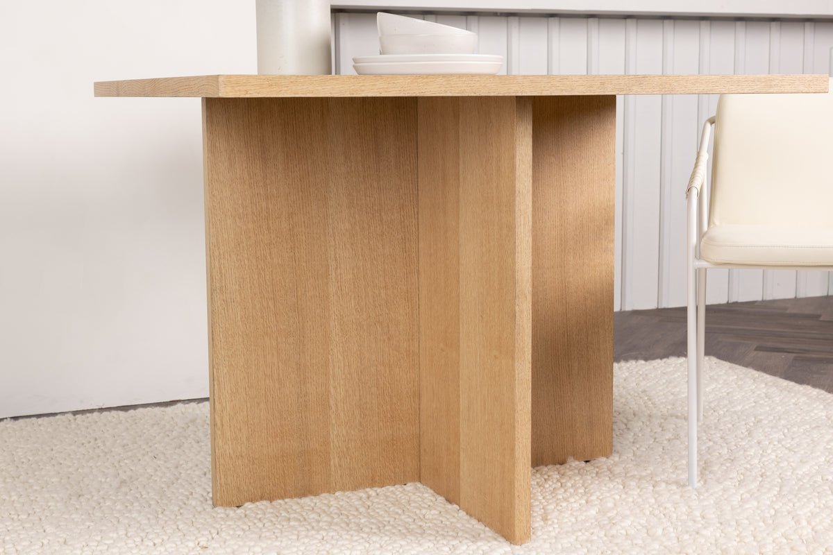 Eettafel Evania - verenigt klassieke charme met modern design