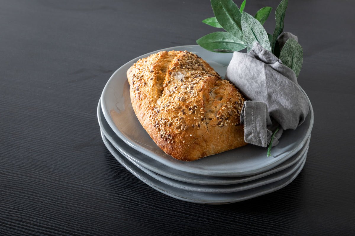 Eettafel Waka - de decoratieve metalen poten zetten een stijlvolle accent