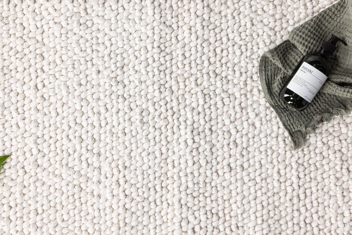 Badmat Lembongan - in helder wit of zwart