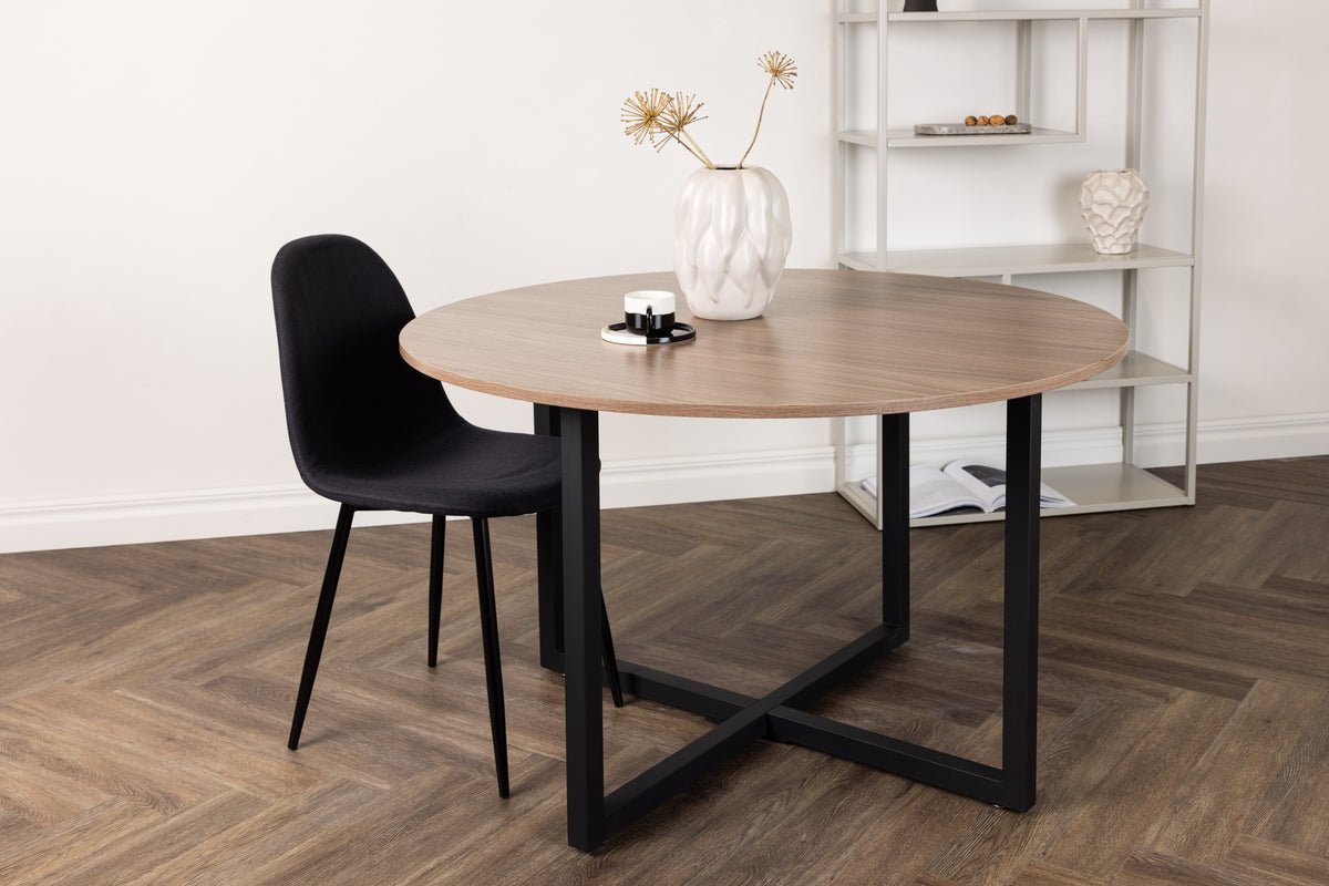 Eettafel Marani - ronde vormen ontmoeten tijdloze elegantie