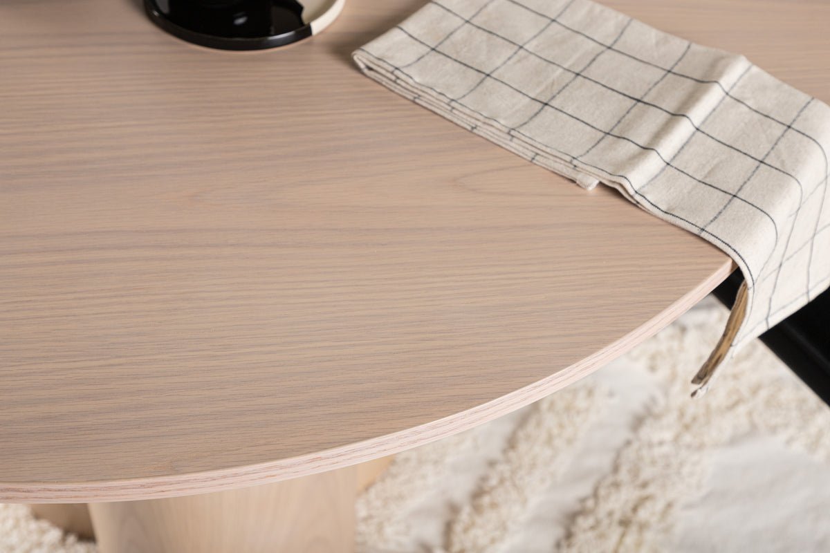 Eettafel Banksia - valt op door zijn Scandinavisch design en doordachte vormgeving