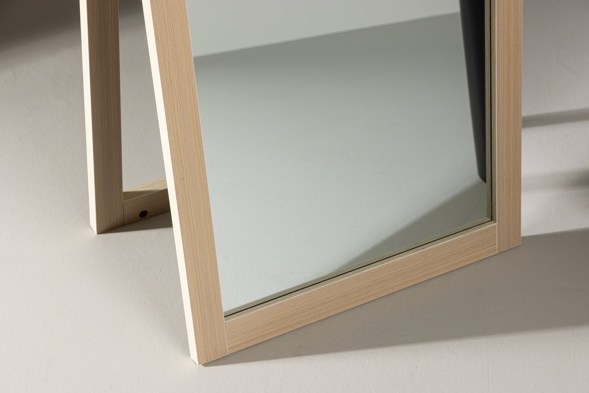 Spiegel Stelina – met standaardvoet en frame in houtlook