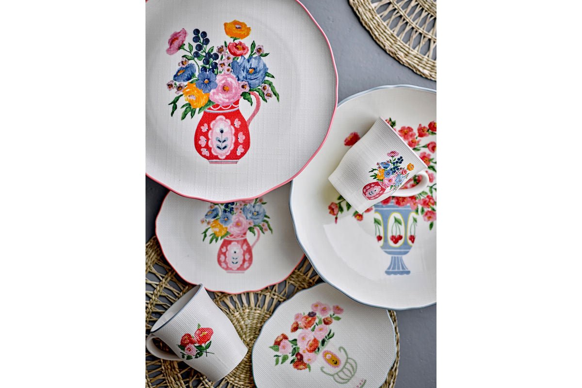 Schaal Avenza – wit steengoed met bloemen