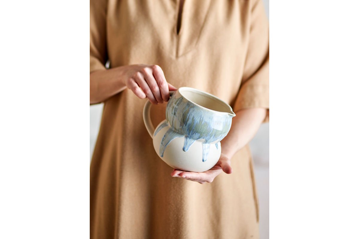 Melkkannetje Avely – steengoed met reactieve glazuur in Blauw