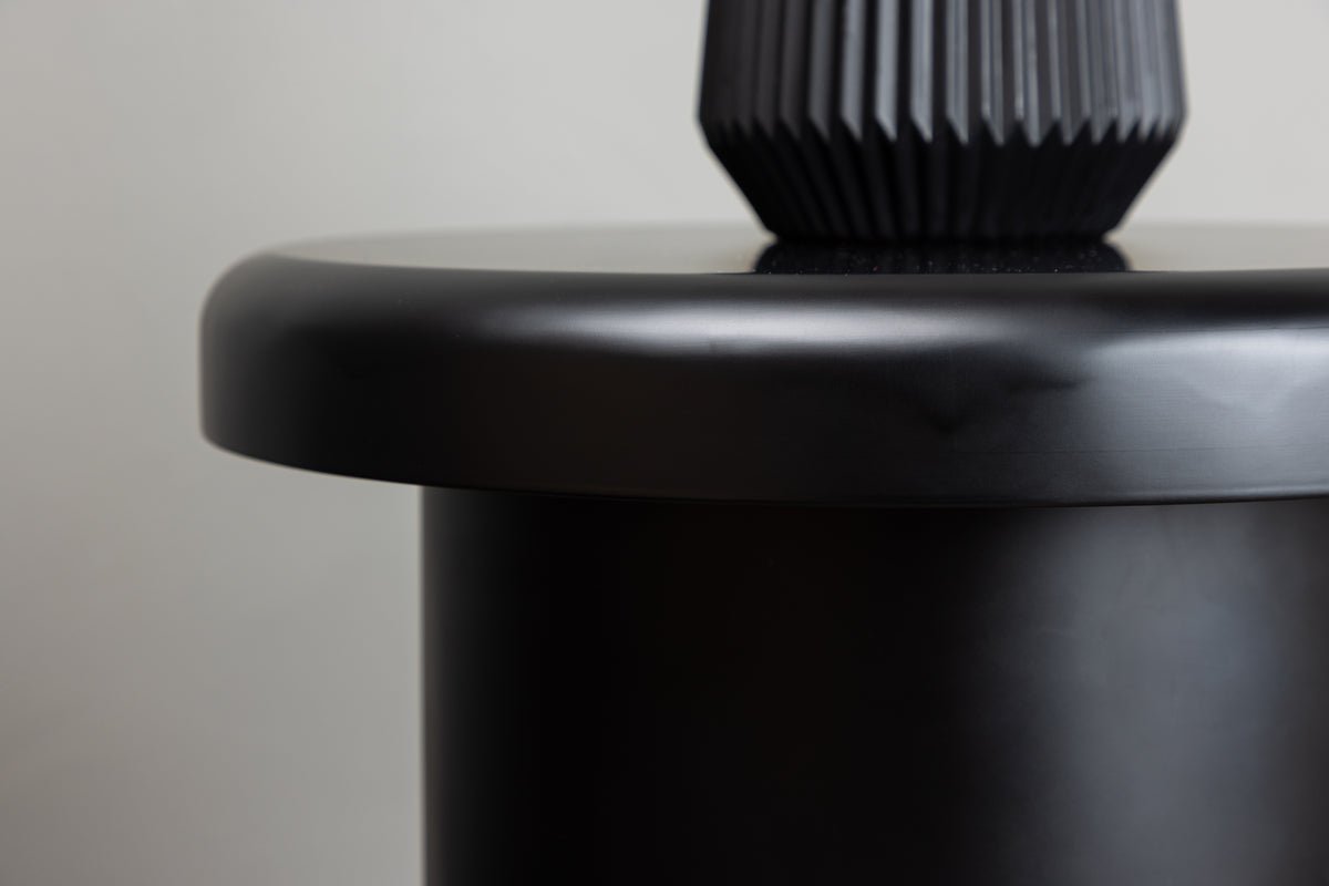 Bijzettafel Santana – in Zwart met ronde vorm