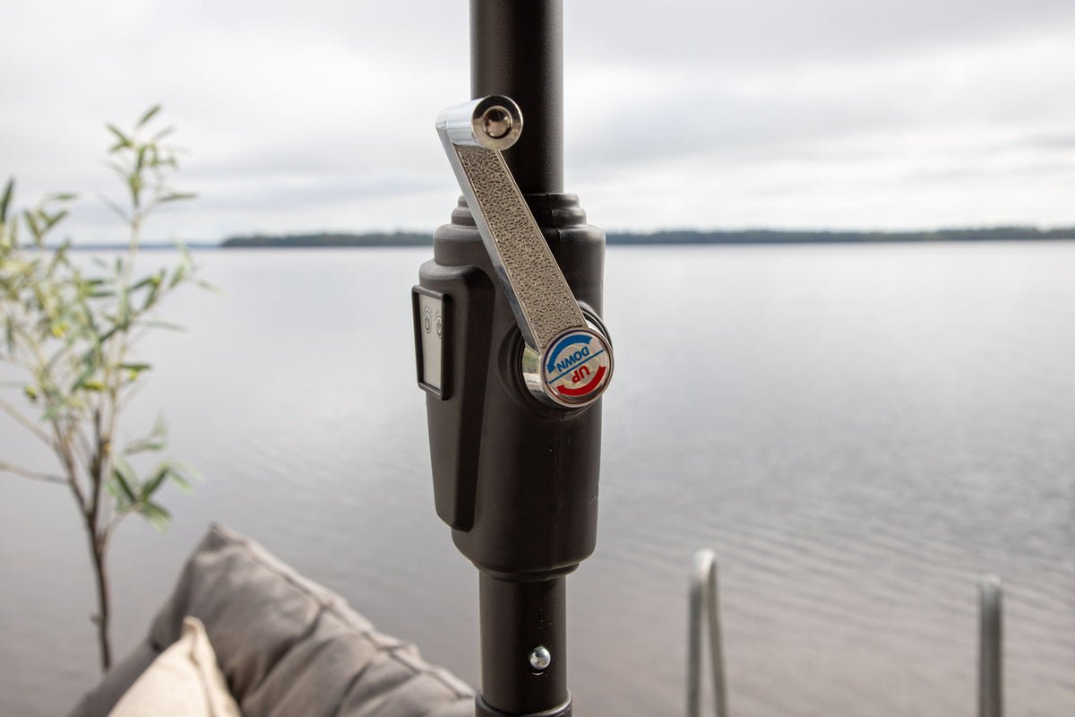 Parasol Lightning – Ø270 cm in keuze uit Zwart of Grijs