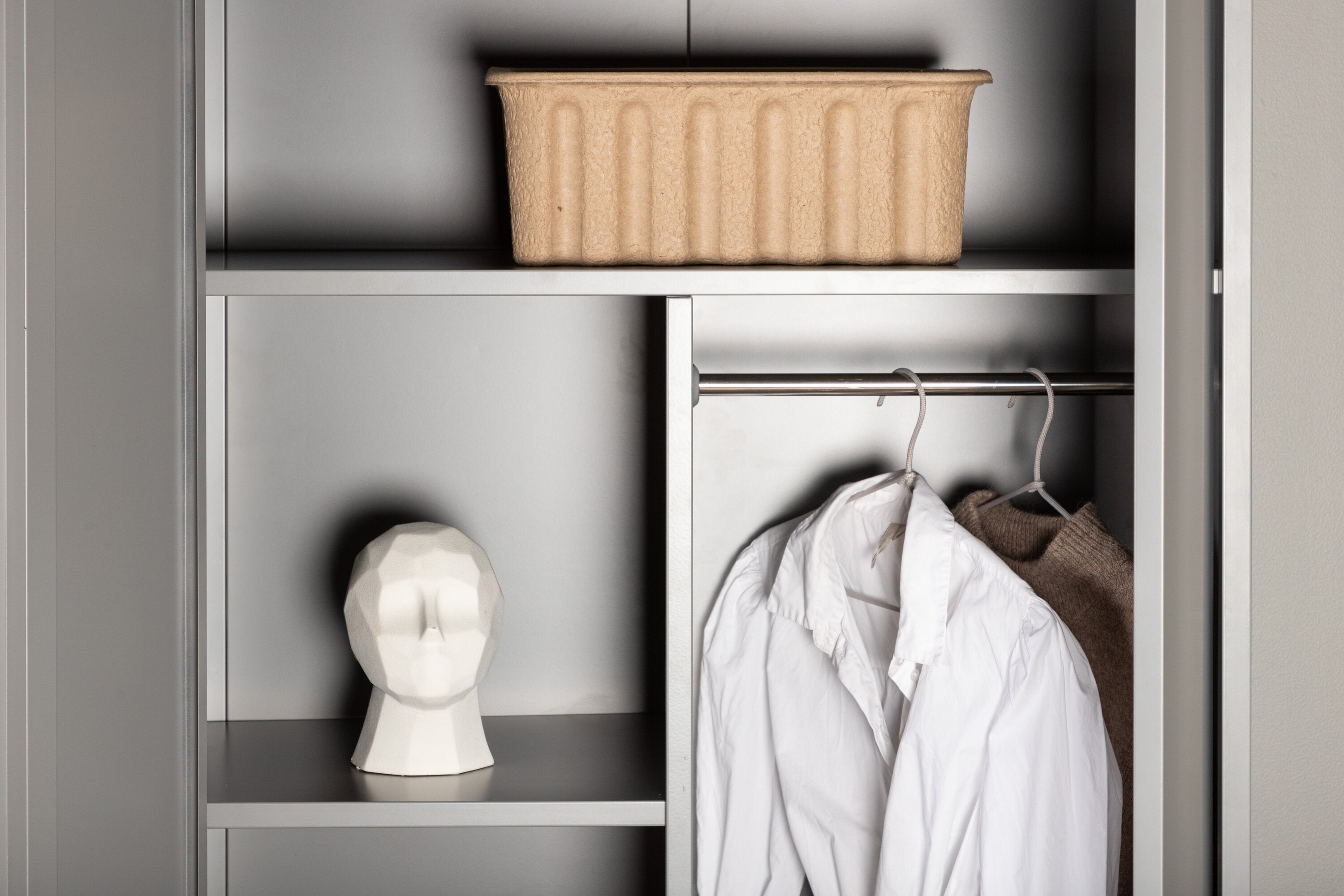 Ontwerperskast Piring - in eenvoudig Grijs