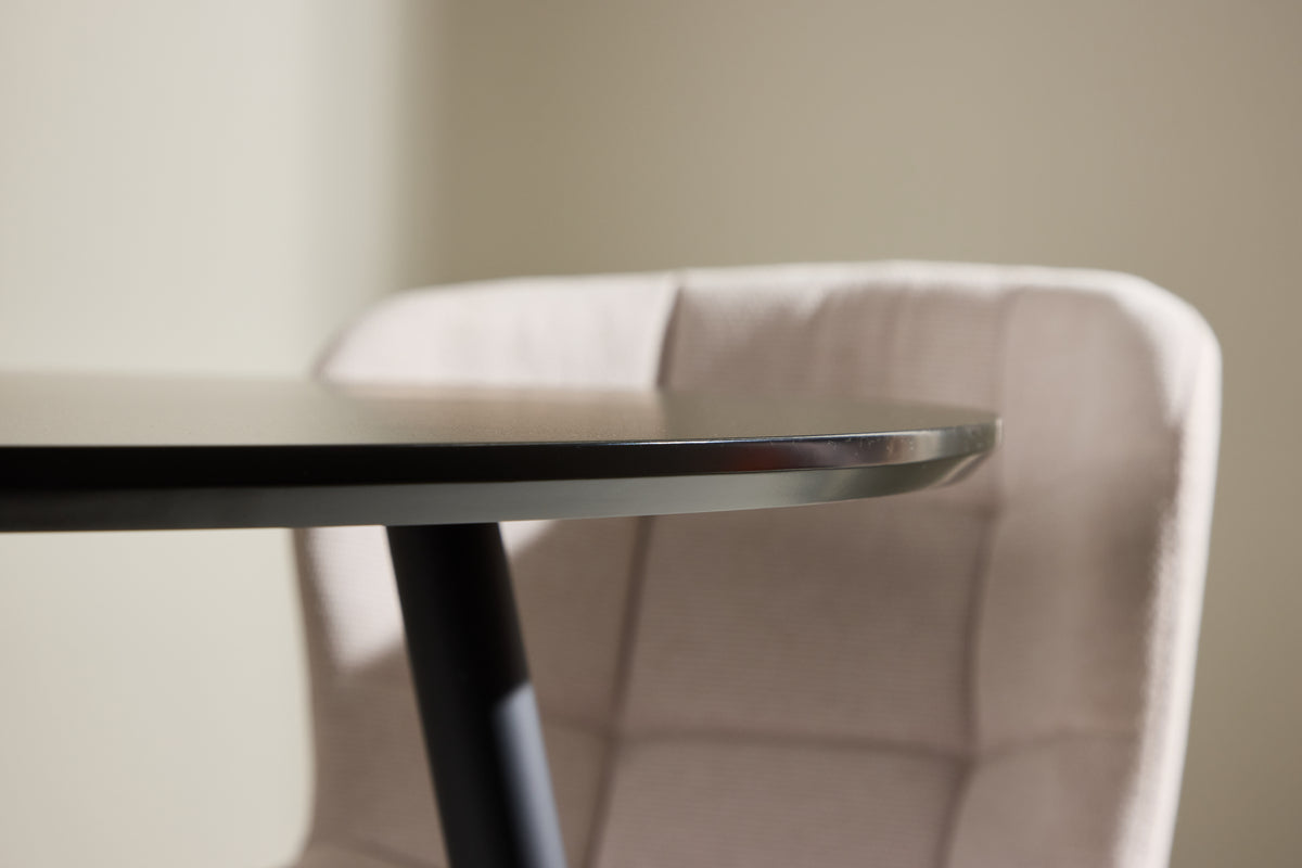 Eettafel Murry - past harmonieus in verschillende interieurstijlen