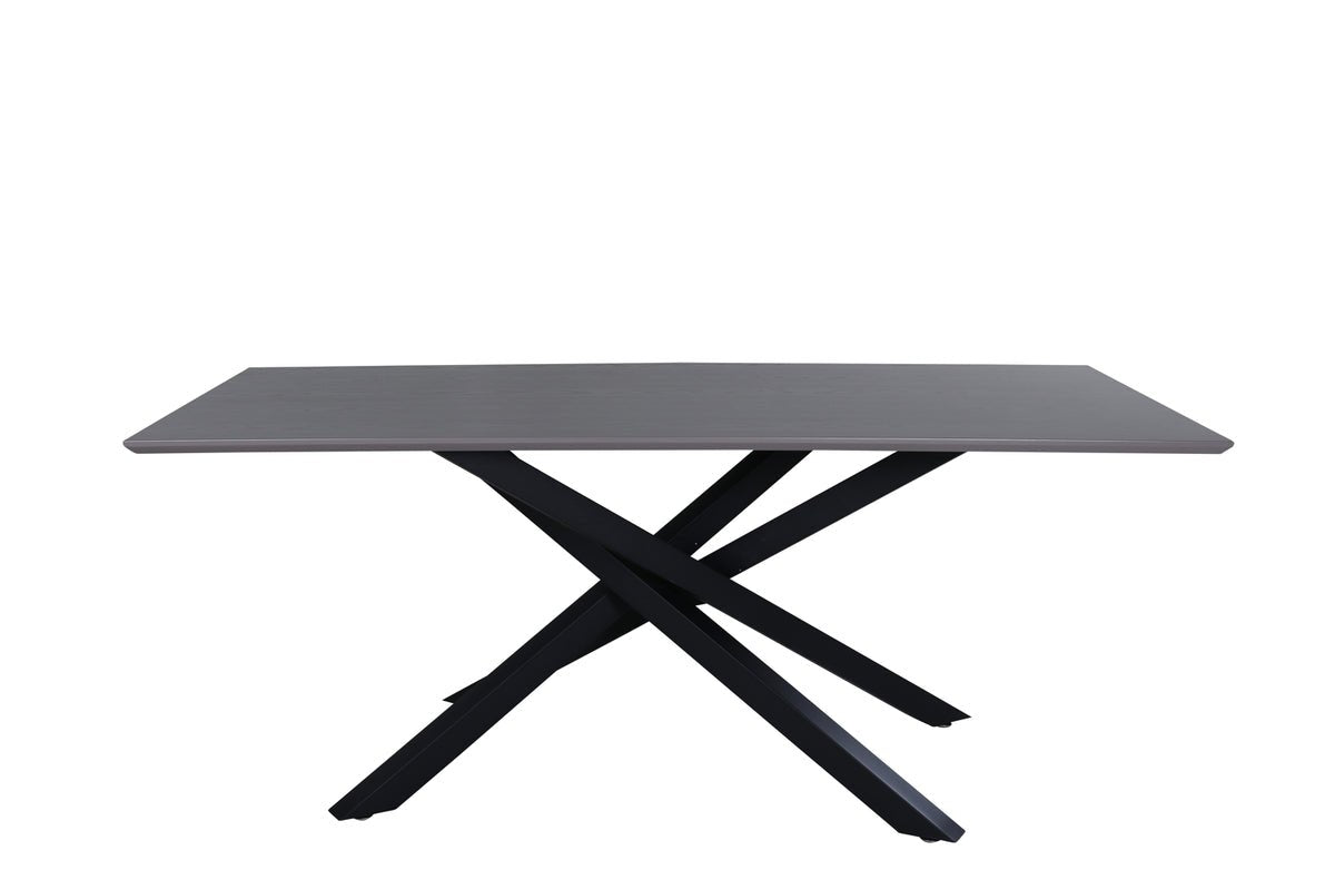 Eettafel Aoraki - met moderne elegantie en strakke lijnen