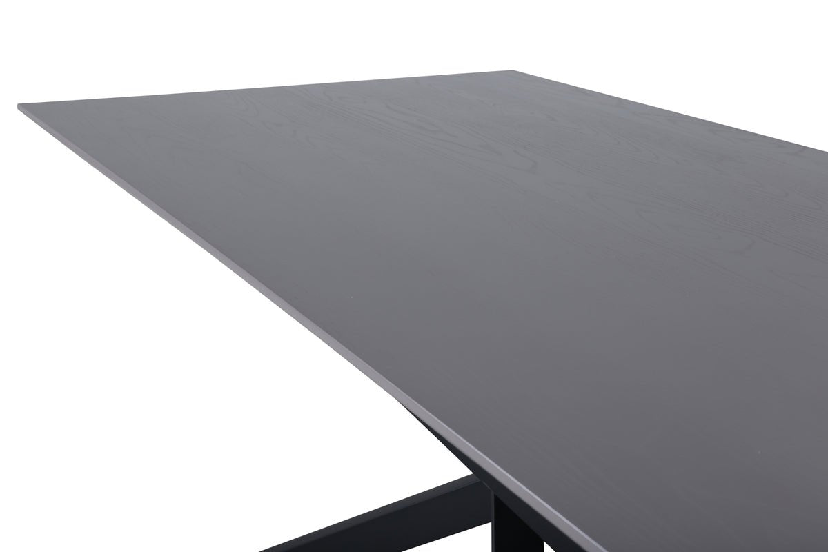 Eettafel Aoraki - met moderne elegantie en strakke lijnen