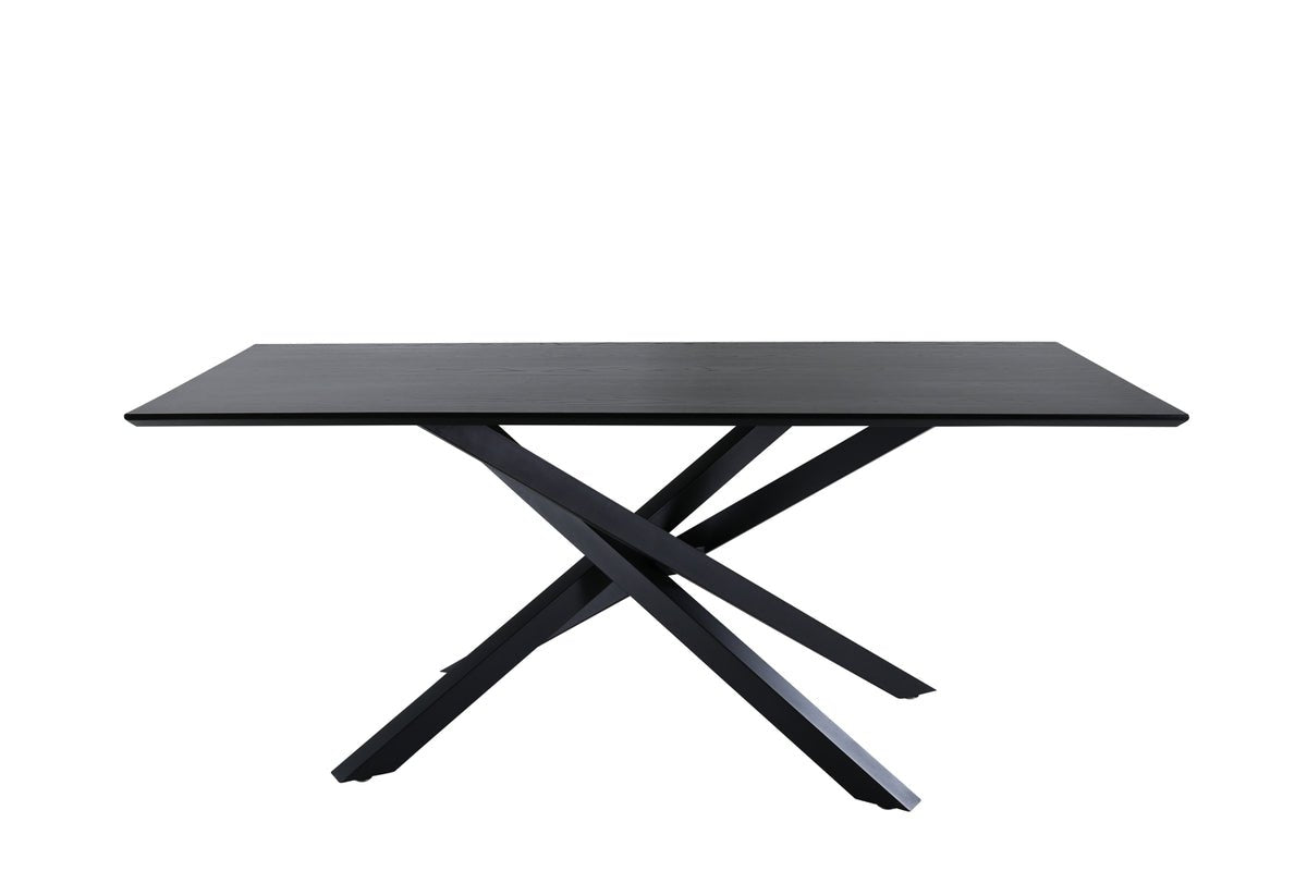 Eettafel Aoraki - met moderne elegantie en strakke lijnen