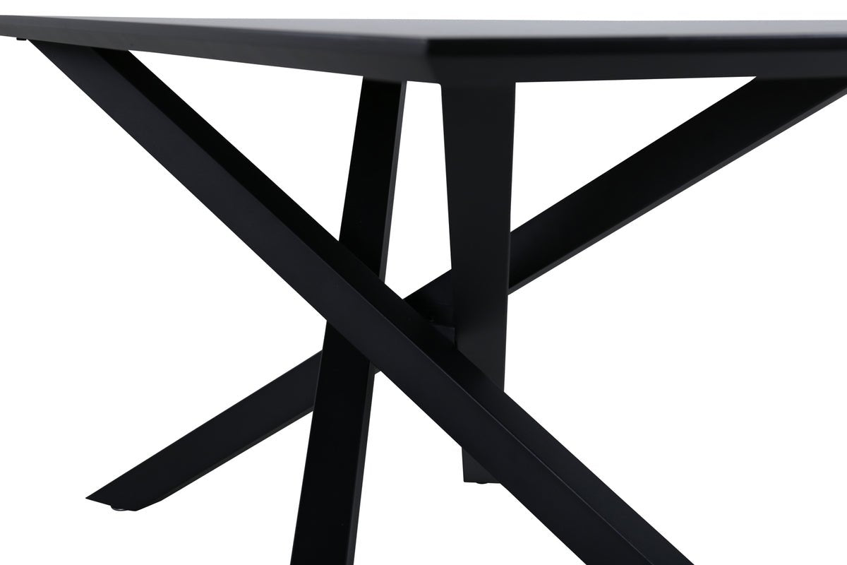 Eettafel Aoraki - met moderne elegantie en strakke lijnen
