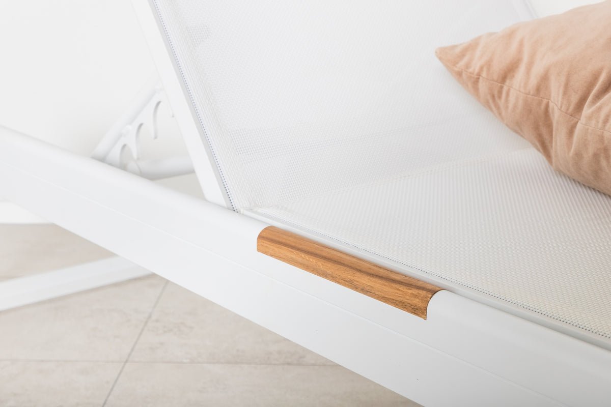 2er Set Sonnenliege Novira - Weiß mit Teakholz-Details