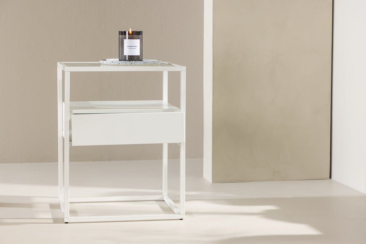 Bijzettafel Celia – in twee kleuren met glazen blad