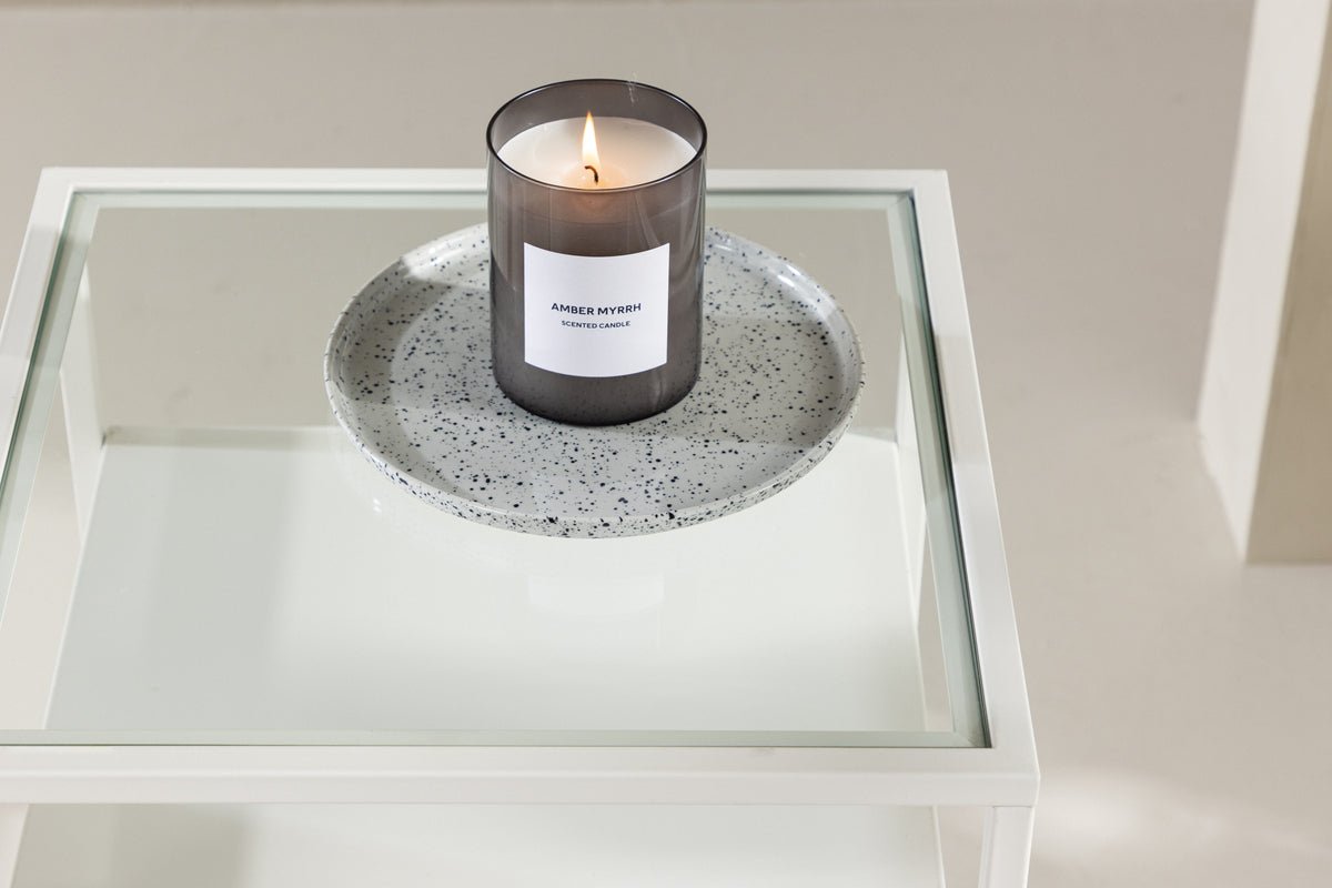 Bijzettafel Celia – in twee kleuren met glazen blad