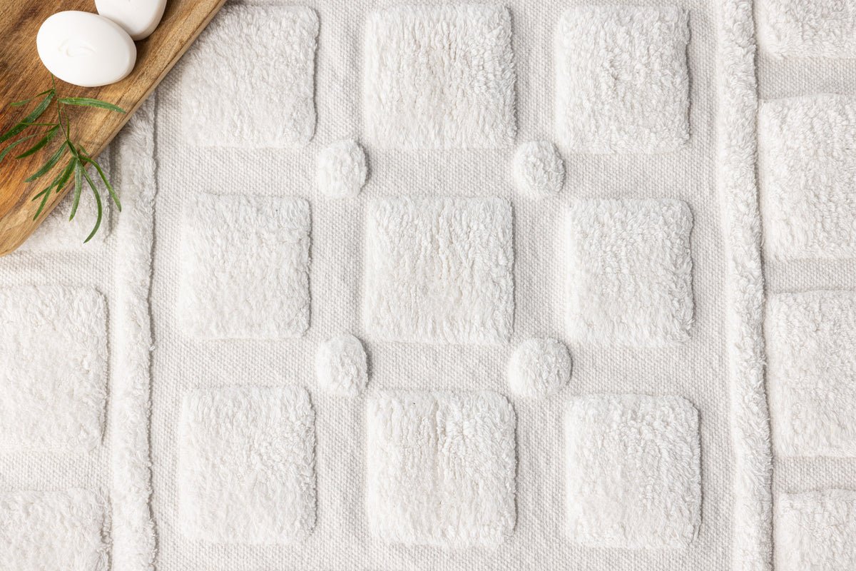 Badmat Balian - in helder wit van zachte katoen