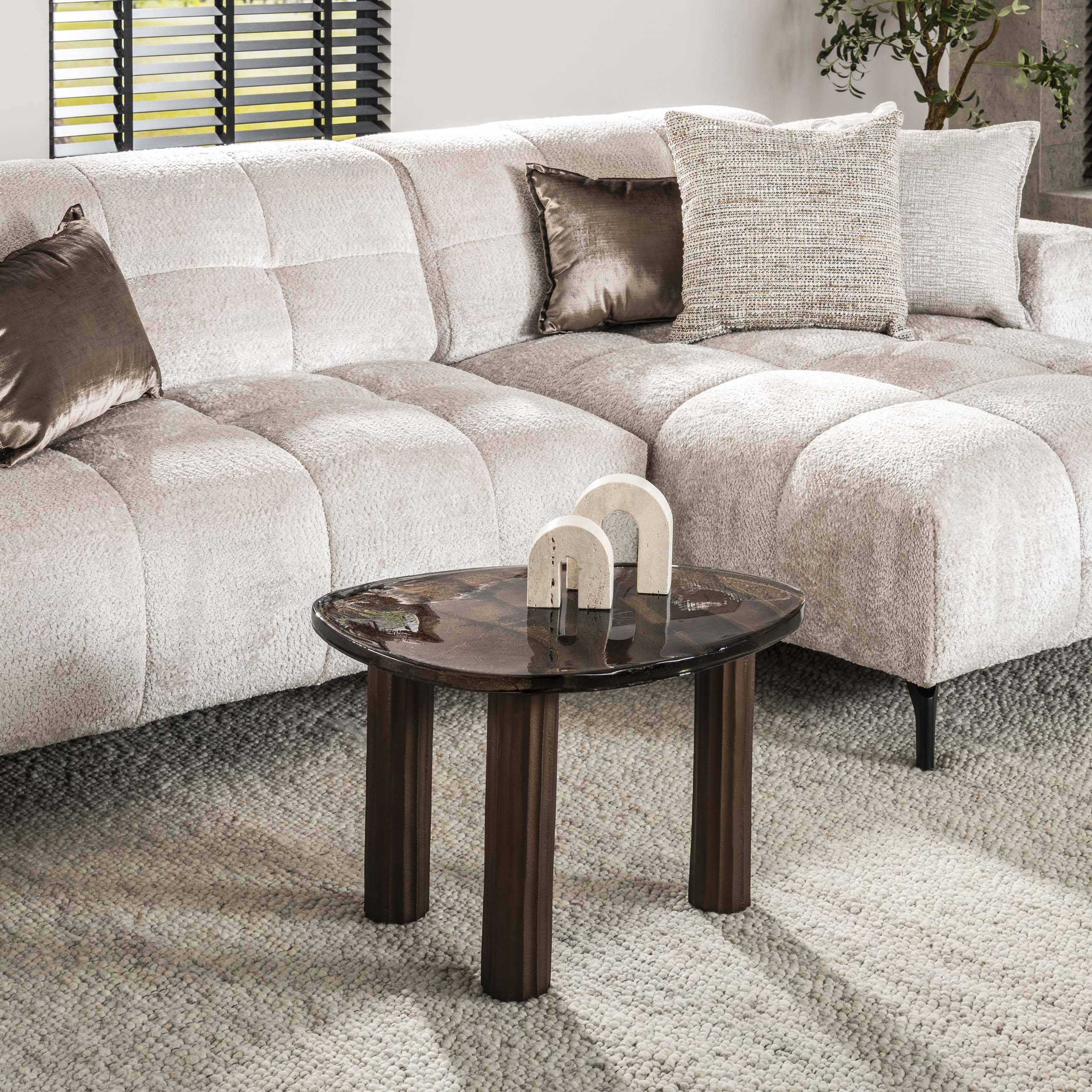 Salontafel Elysium - Maat M in antiek koper of antiek goud met gegoten glas