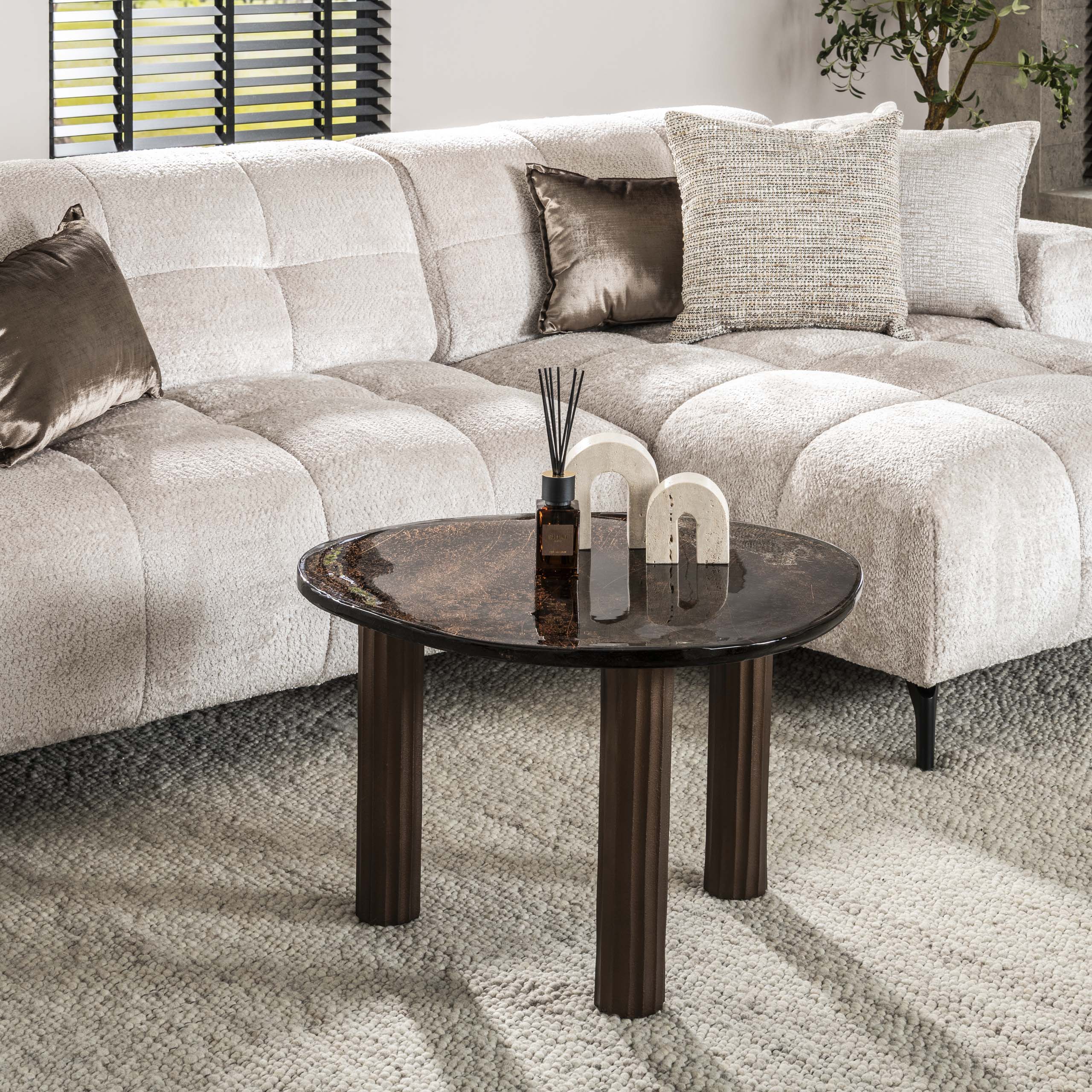 Salontafel Elysium - maat L in antiek koper of antiek goud met gegoten glas