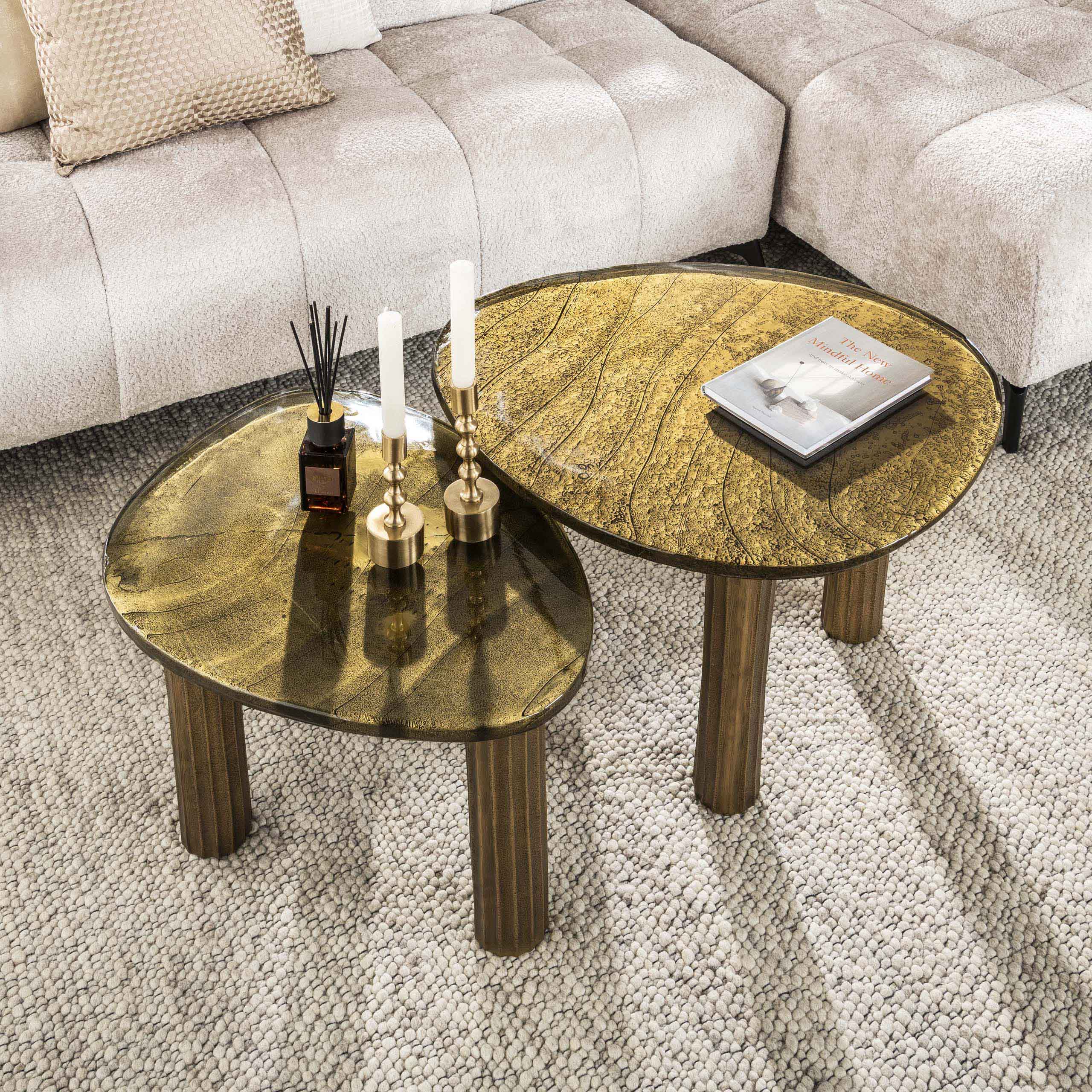 Salontafel Elysium - maat L in antiek koper of antiek goud met gegoten glas